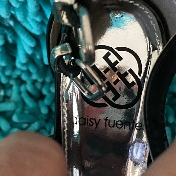 NIB Daisy Fuentes size 9 1/2 - Picture 9 of 9